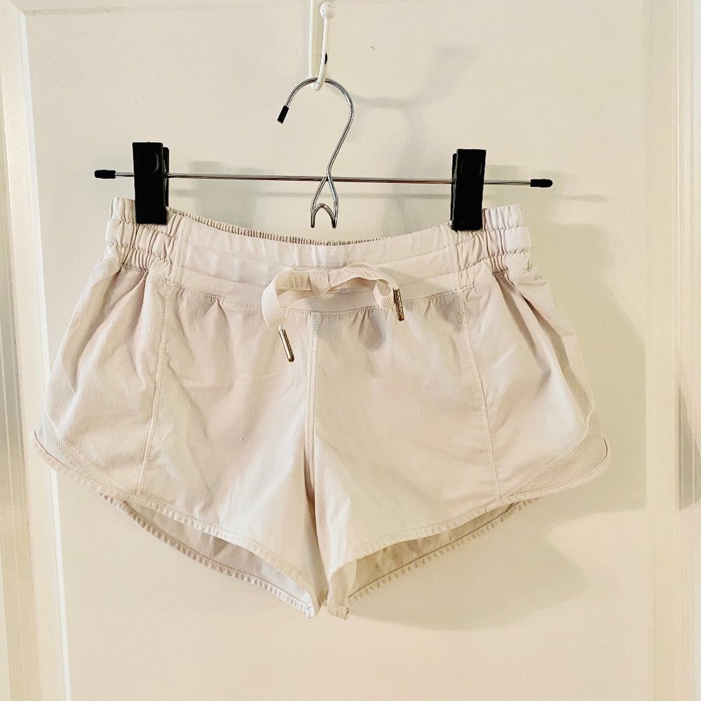 Hotty Hot Short 2.5"